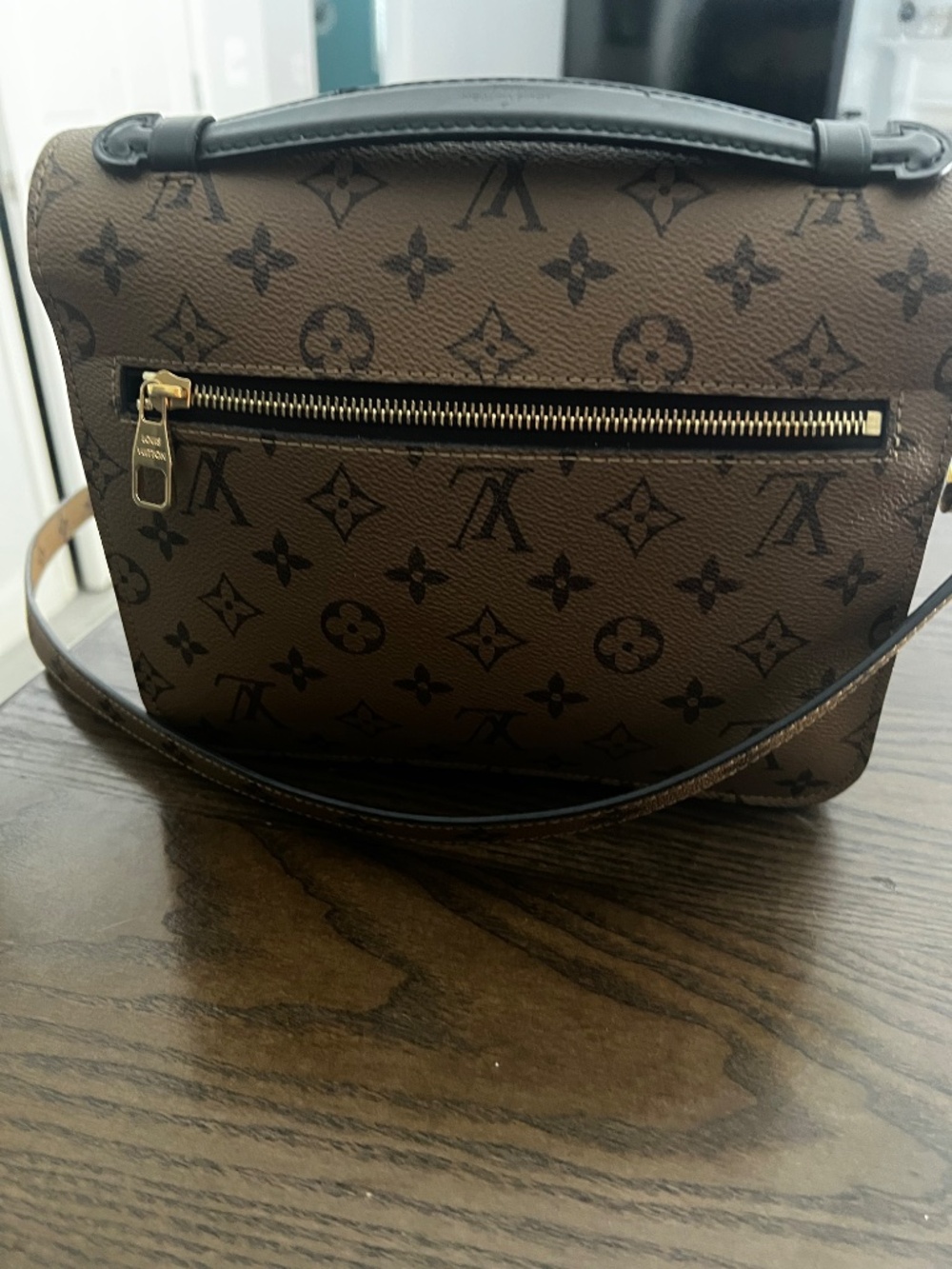 LV BAG - Picture 8 of 17
